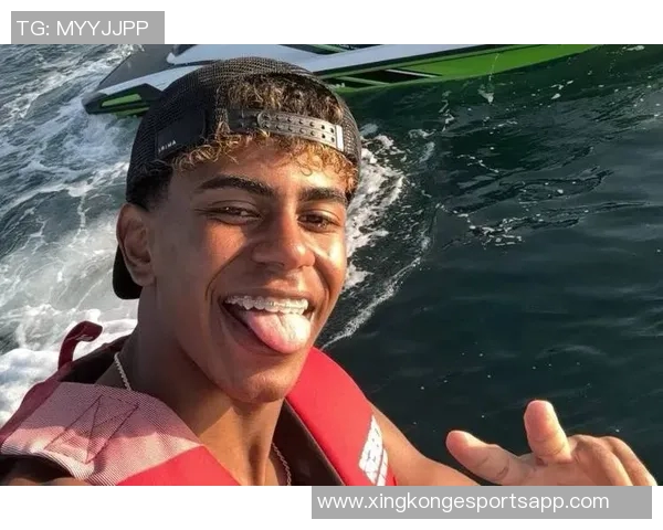 亚马尔回应女模出轨传闻称纯属捏造绝不讨论私生活问题 亚马尔回应女模出轨传闻称纯属捏造绝不讨论私生活问题