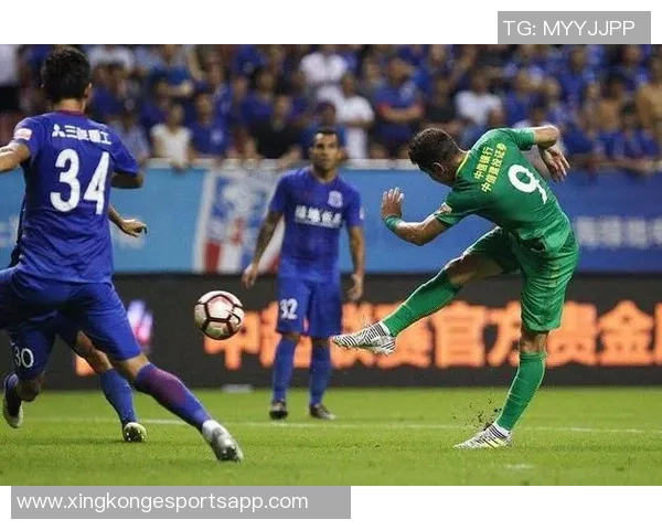 中超足球场建设现状分析及申花铁人场地改造情况探讨