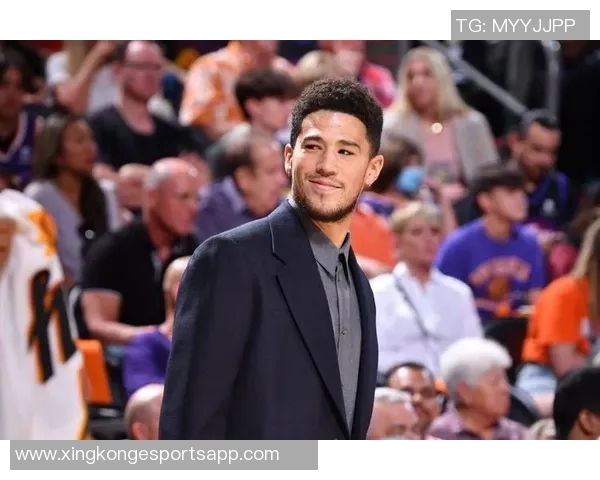 布克谈球队氛围:每天进步心态教练支持让我们乐在其中 布克谈球队氛围:每天进步心态教练支持让我们乐在其中